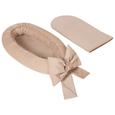 Cocon bébé avec un nœud décoratif Cocon bébé avec un nœud décoratif